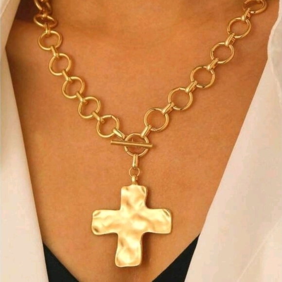Jewelry - Gold Or Silver  Cross Pendant Necklace